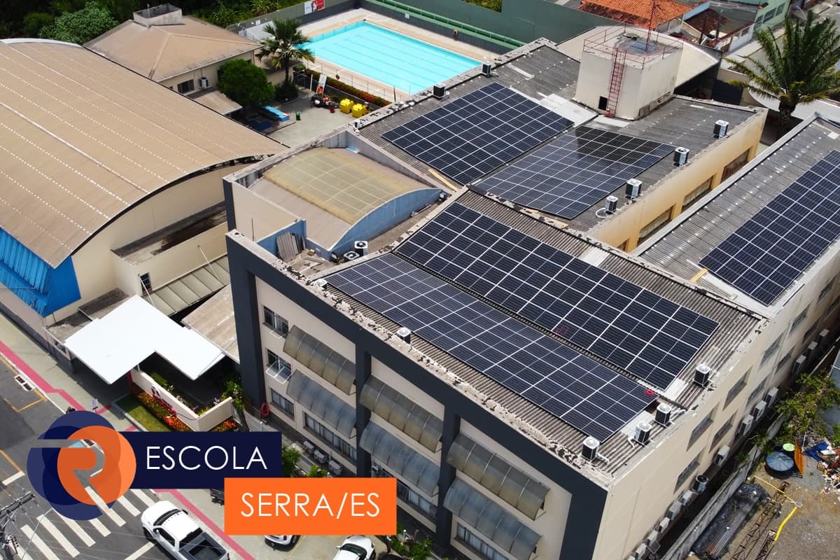 Sistema de energia solar instalado pela RealTec - Escola em Barcelona