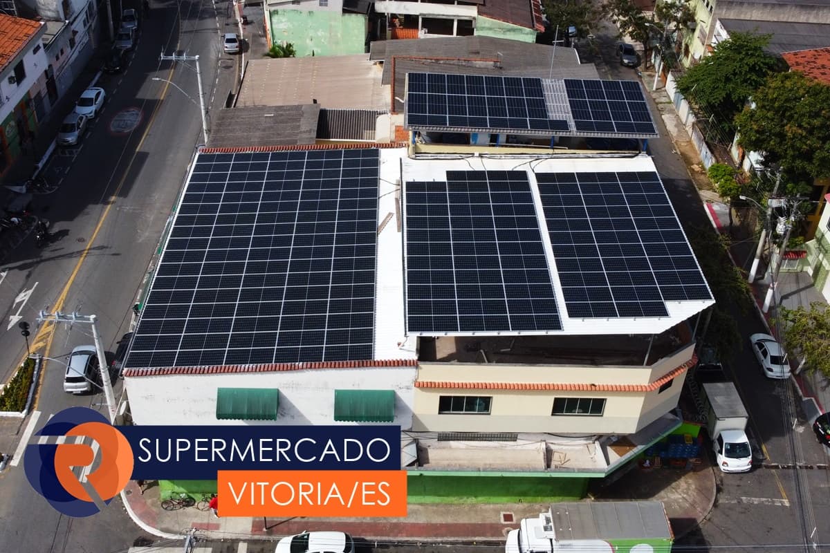 Sistema de energia solar instalado pela RealTec - Supermercado em Tabuazeiro